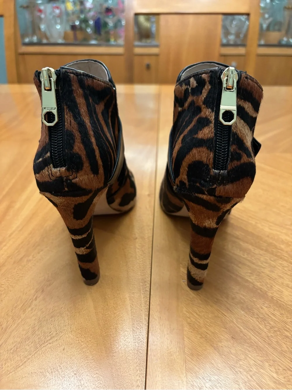 Louise Et Cie Women's Lander Leopard Print Peep-Toe Ankle Boots Size 7.5